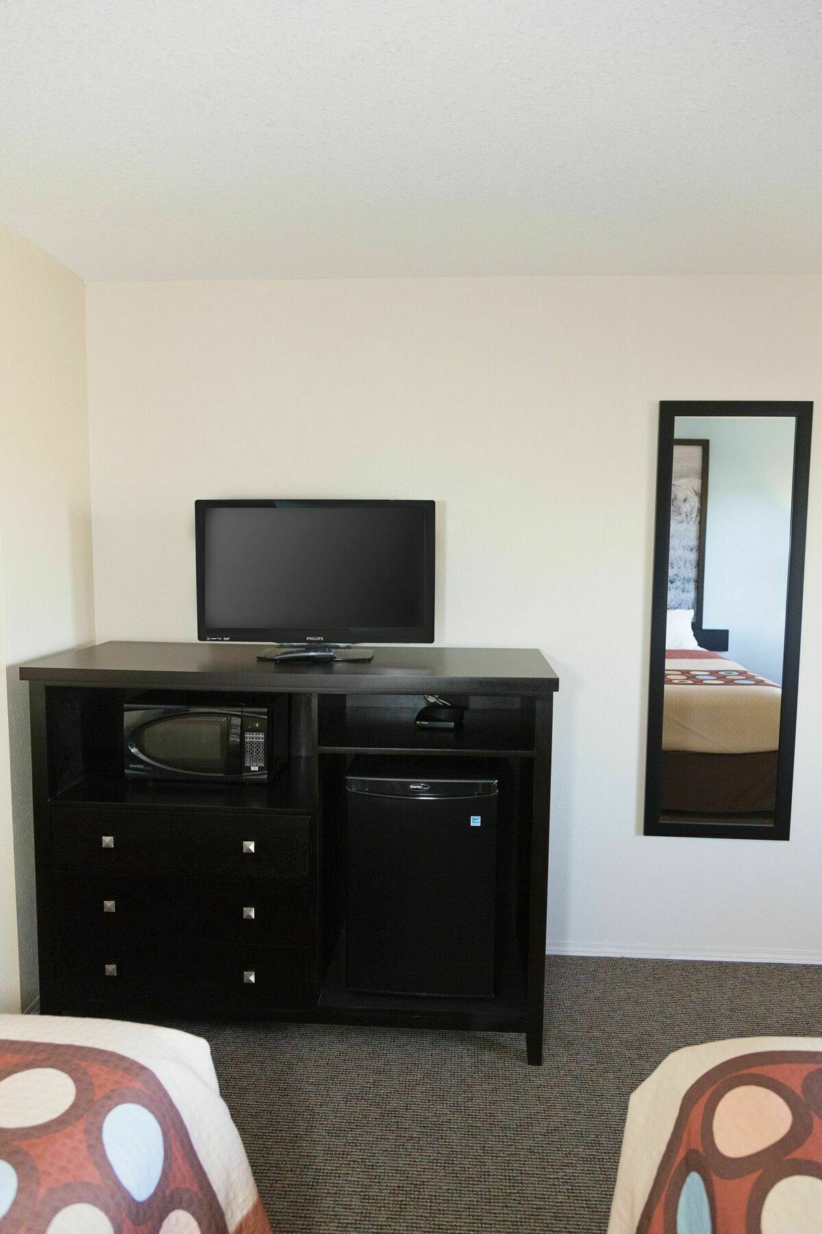 Super 8 By Wyndham Strathmore Esterno foto