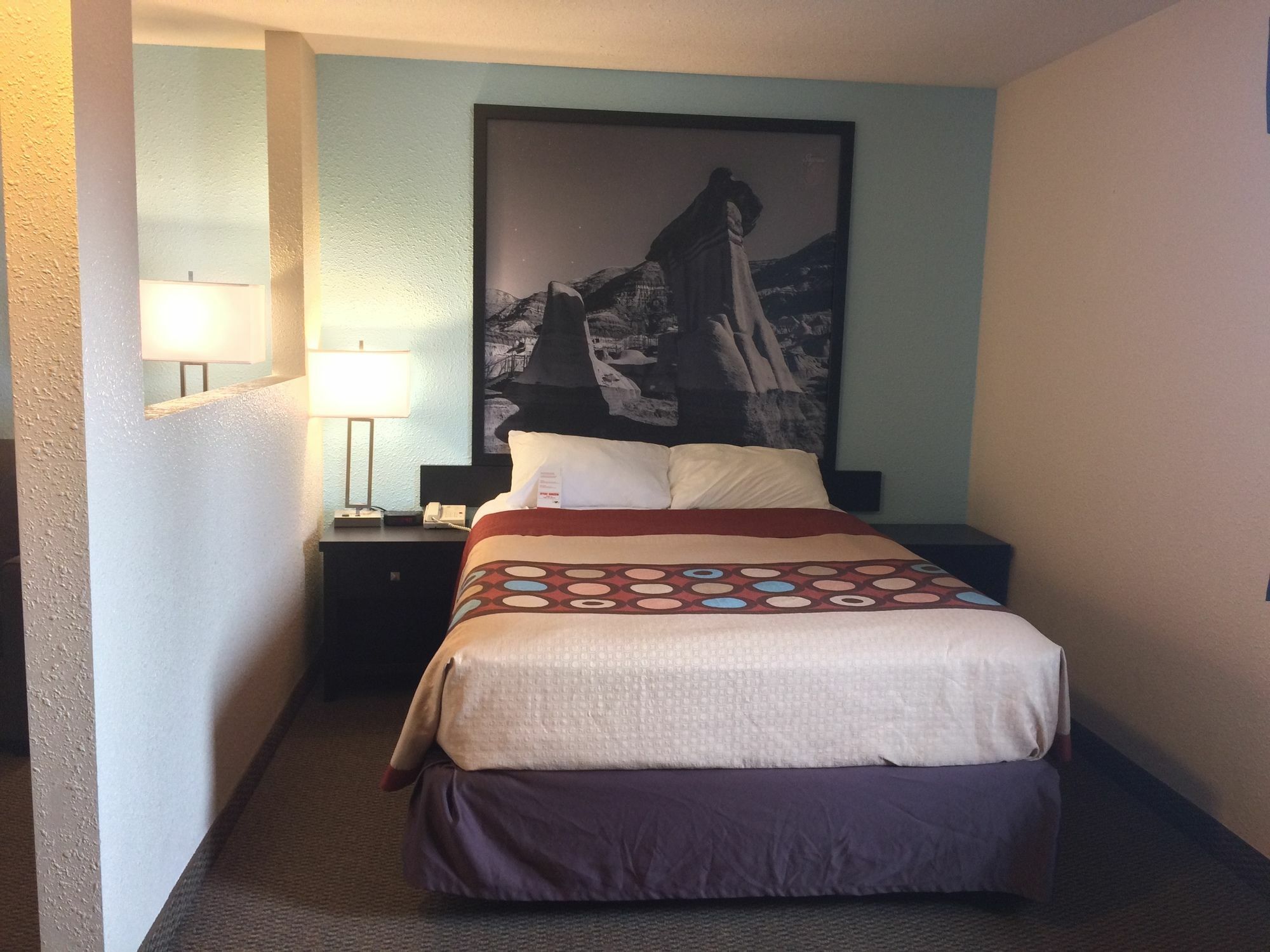 Super 8 By Wyndham Strathmore Esterno foto